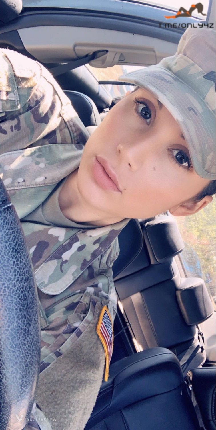 Military girlfriend get exposed LINK IN BIO - Porn picture
