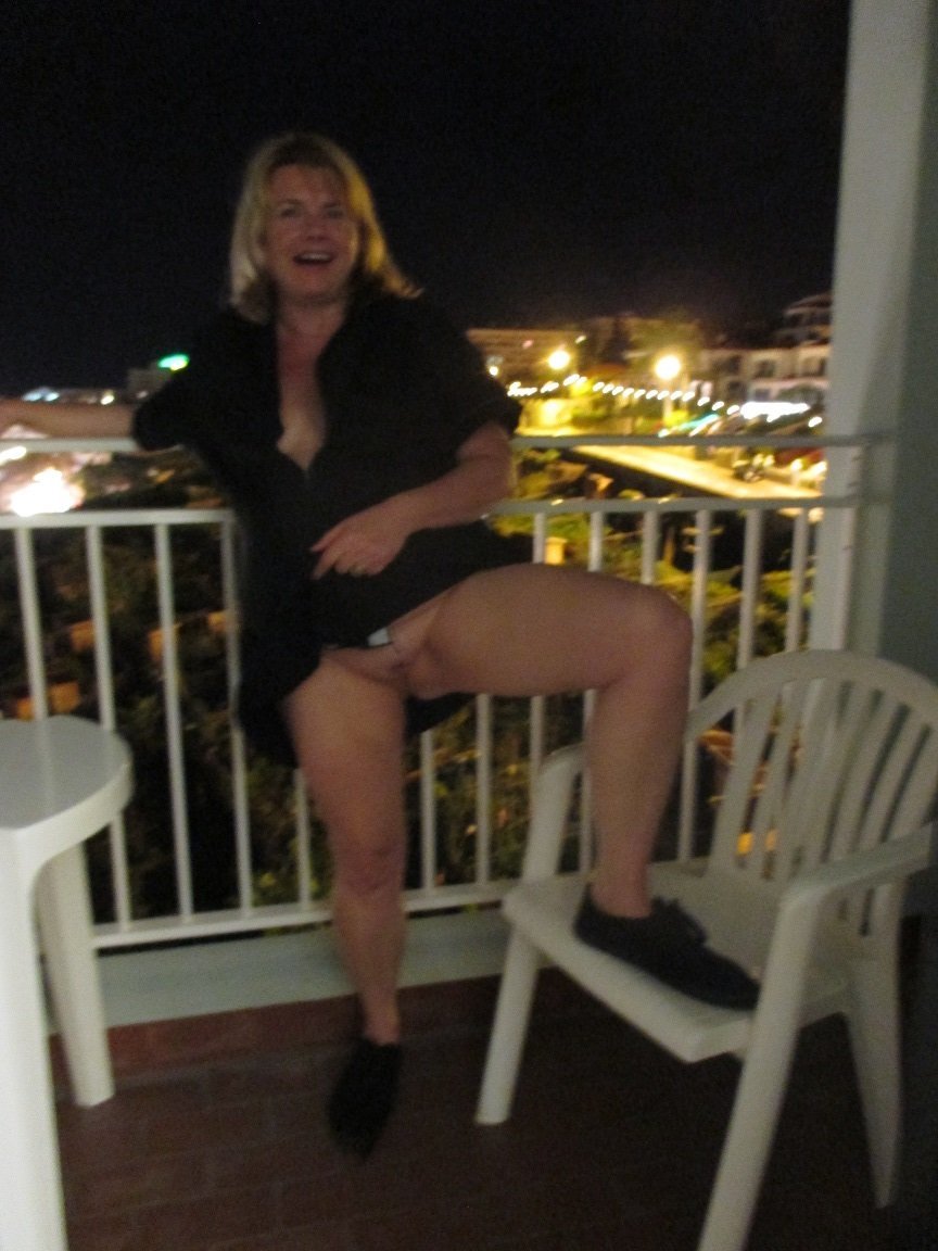 Ellie Webslut #ZzpLeX3L