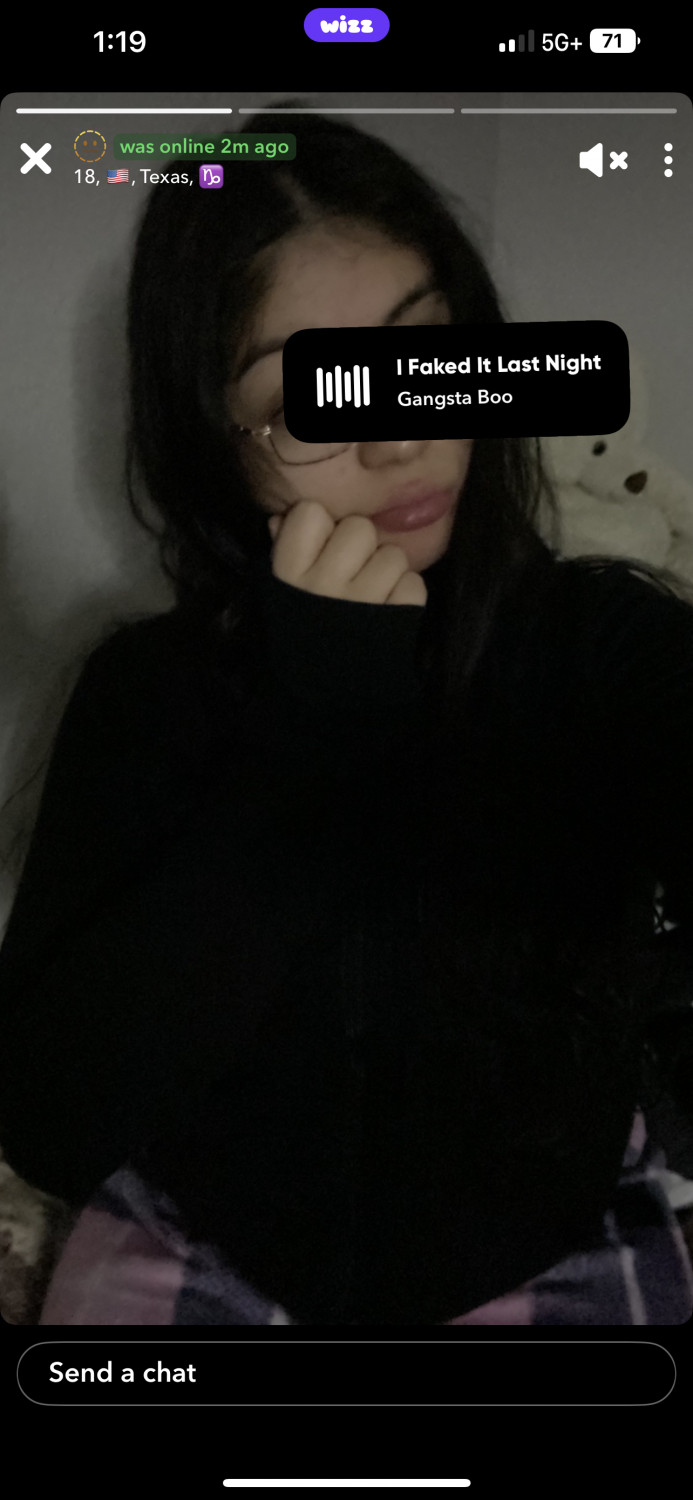 College Girl shows her nipples #zSuYN4nG
