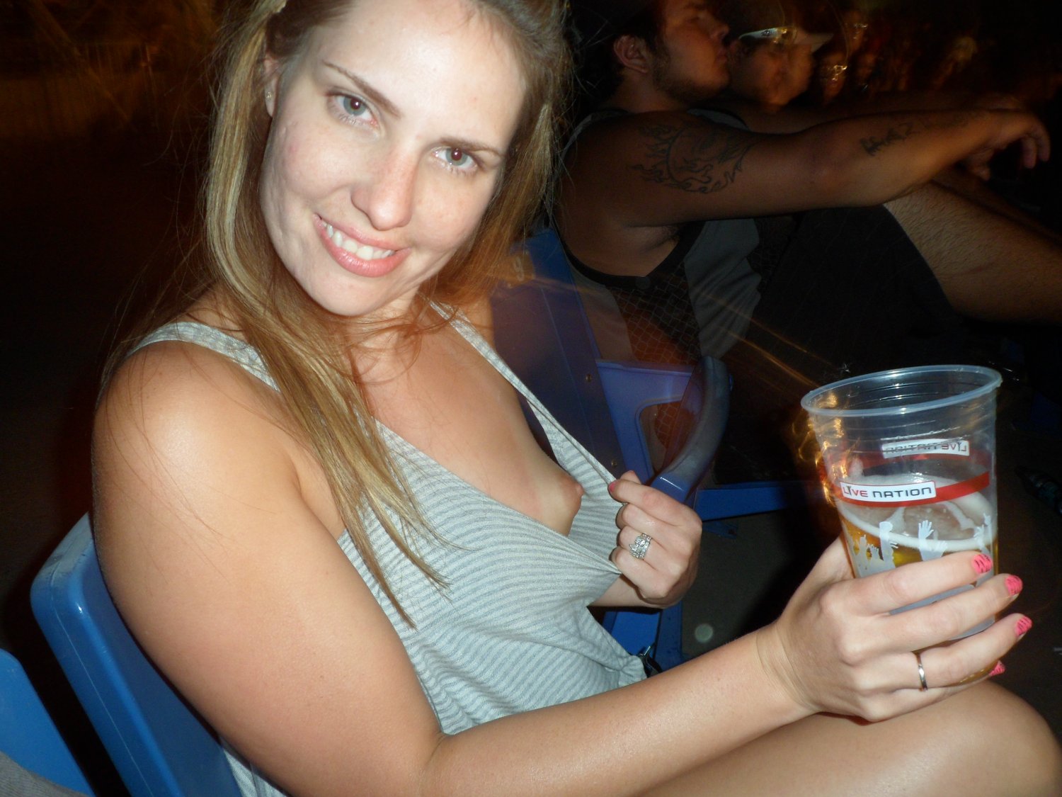 Jenn, exhibitionist and MFM lover #t1cV9nOj