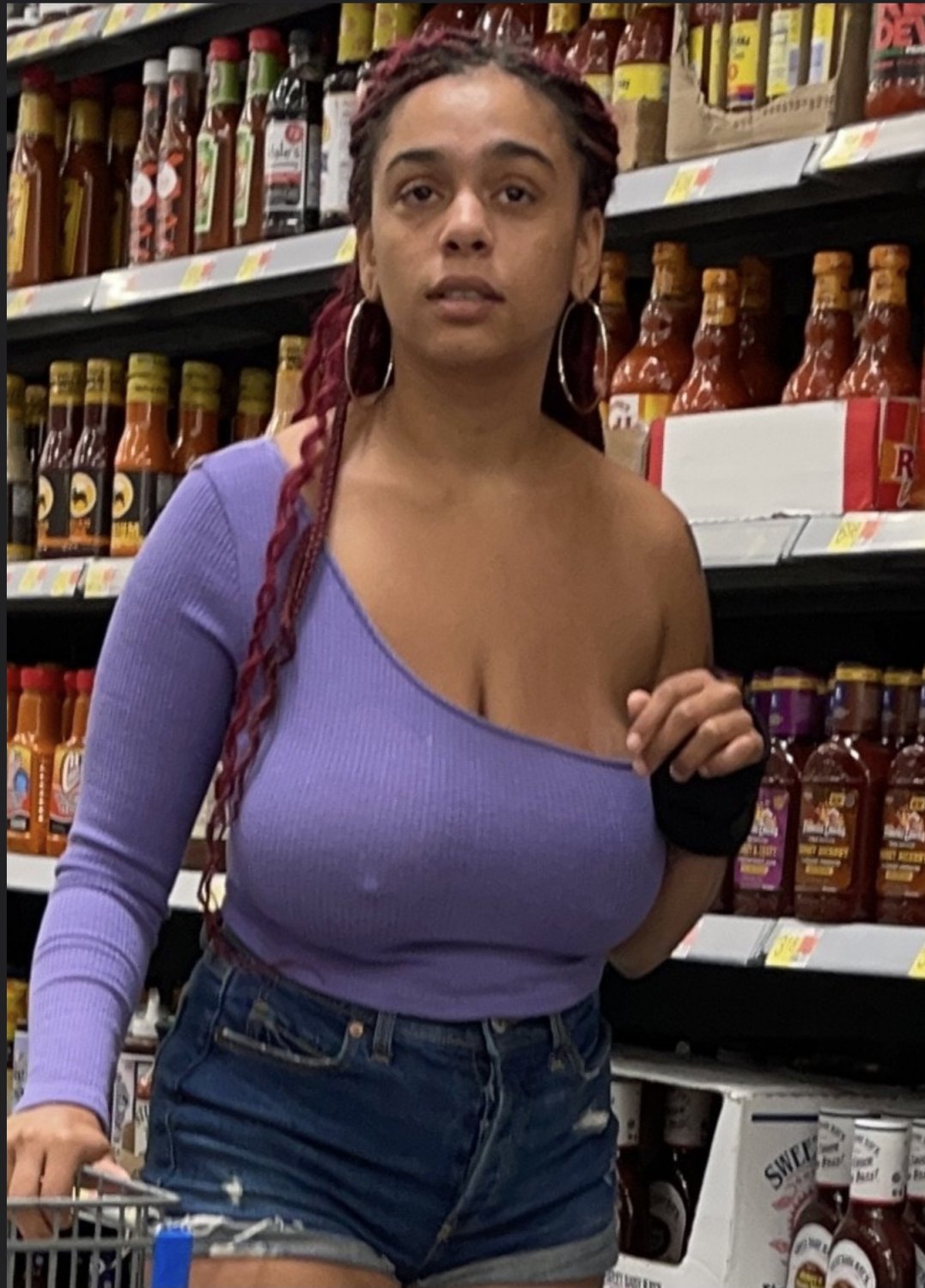 candid braless ebony slut huge tits #L6UY8gPy