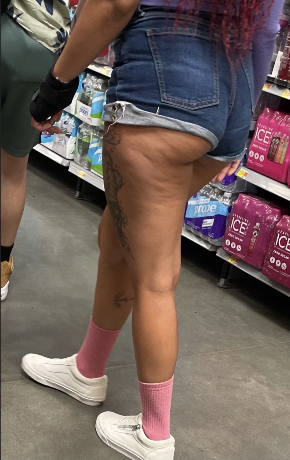 candid braless ebony slut huge tits #sIGgpAo0
