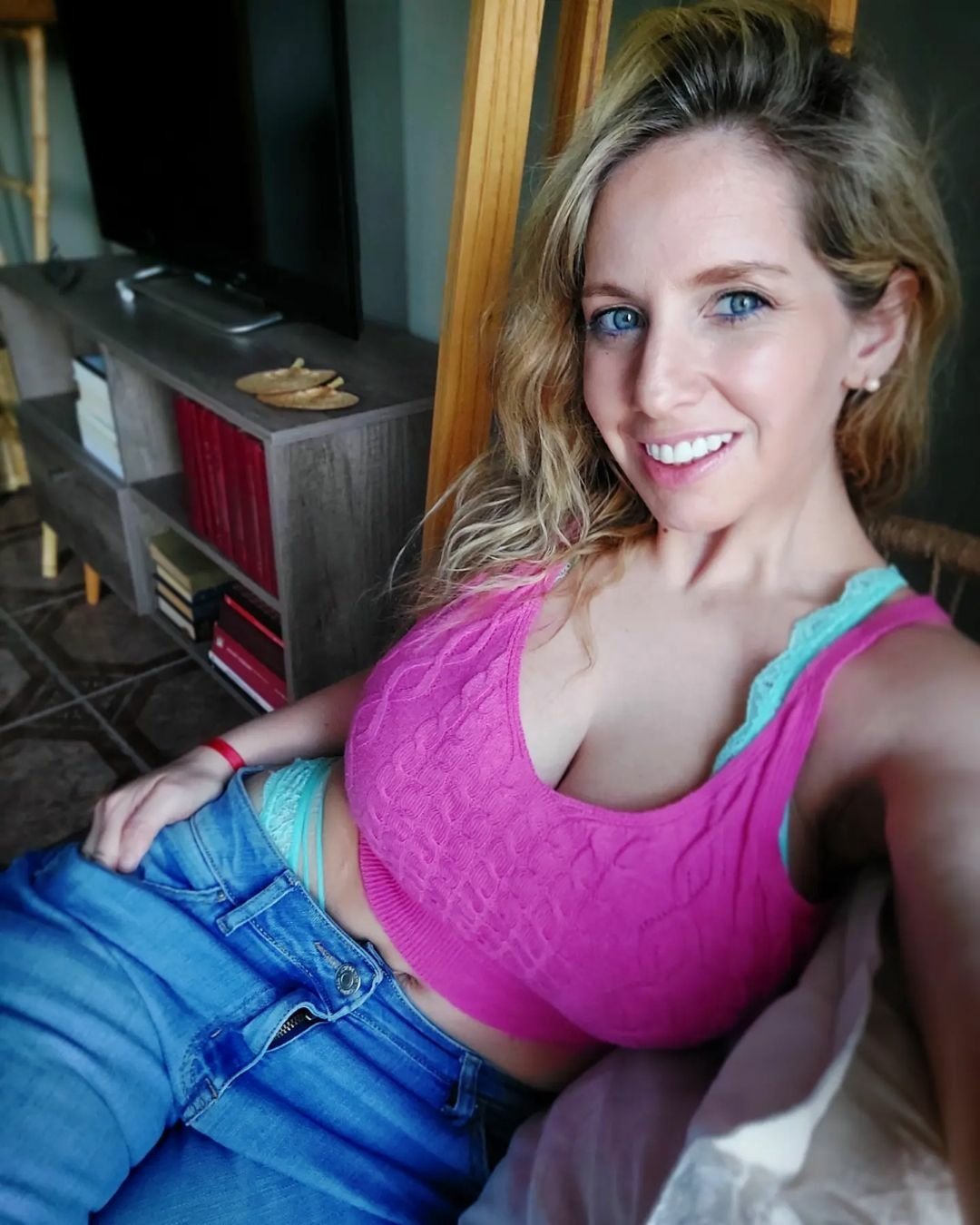 Loira Argentina peituda #Zj2N6u4c