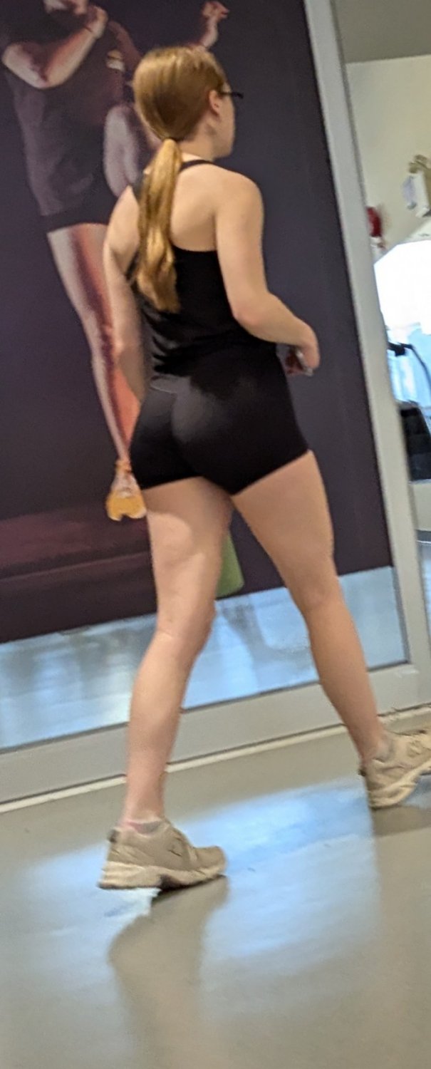 Perfect gym ass candids #6REqifVu