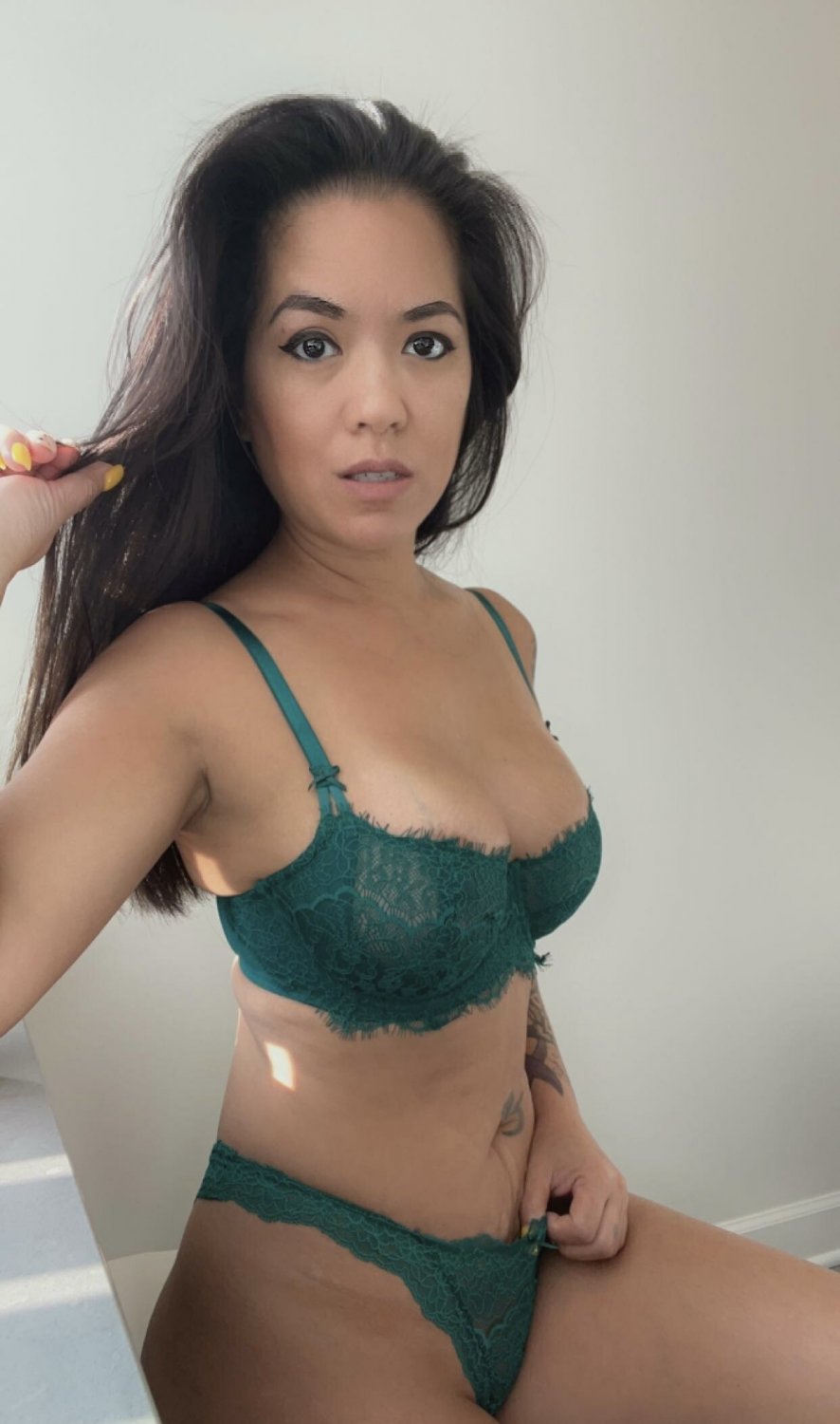 Hot Vietnamese MILF Exposed #L1H4rCxU