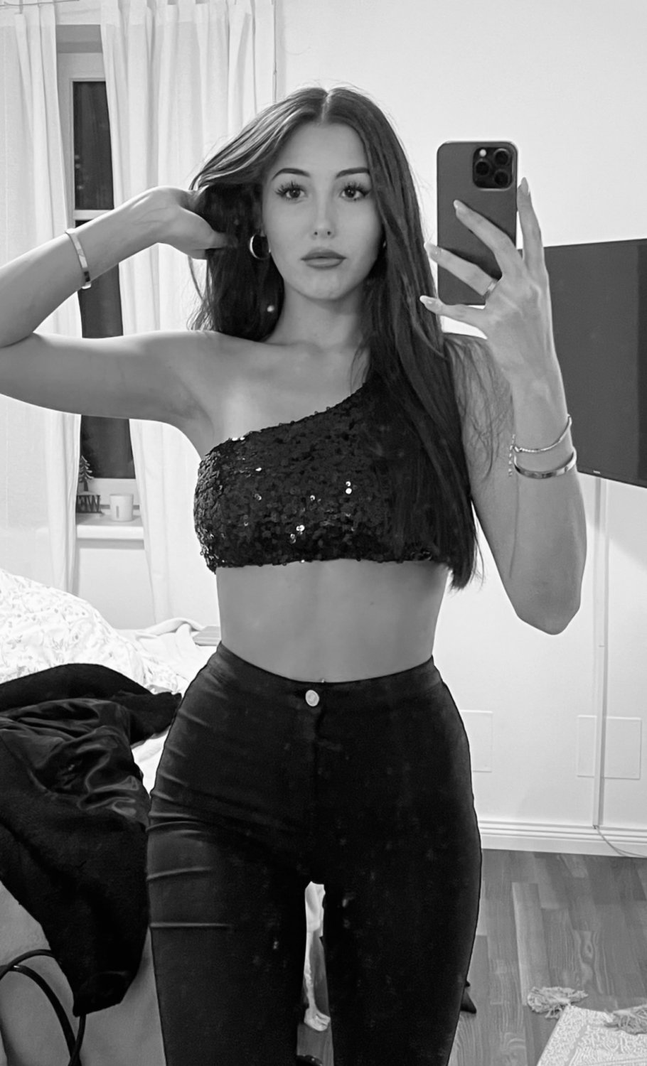 Pretty college IRL loves the attention of older men - Cuck's niece shared #SuoKGdQb