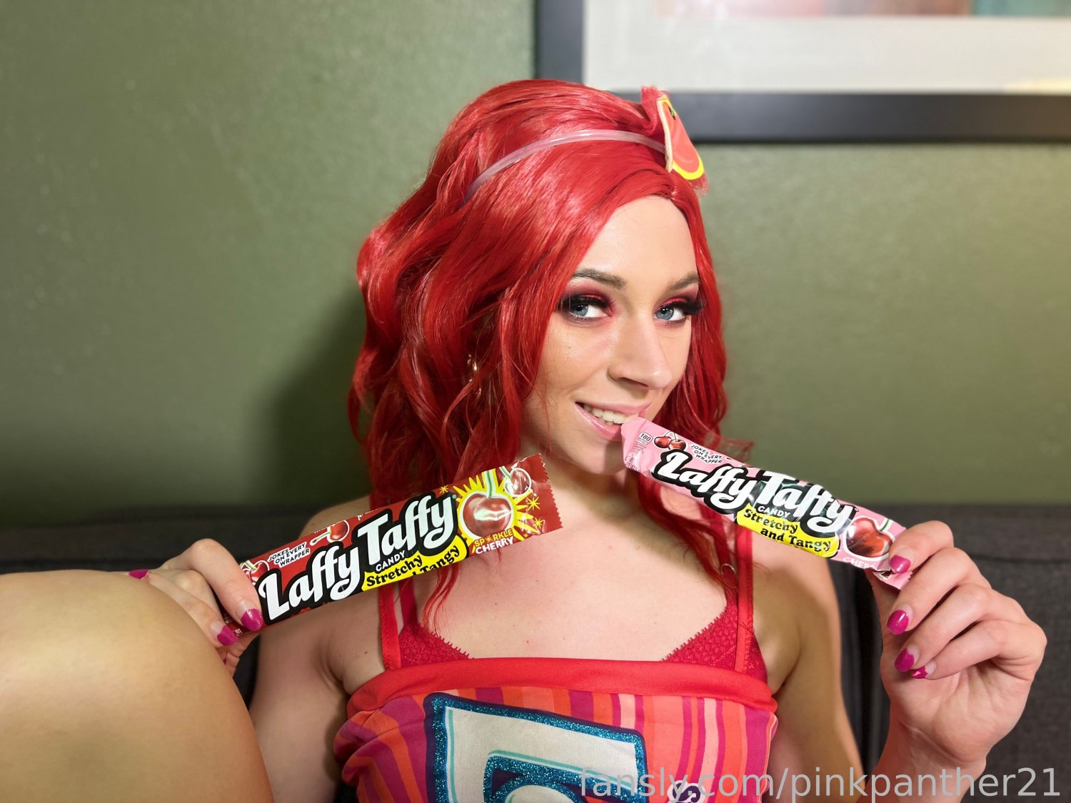 Beautiful model can't get enough - dᴉuʞdɐuʇɥǝɹᄅƖ #GZDIpvko